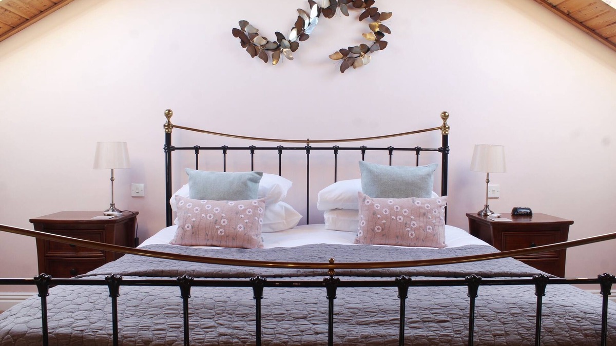 Hickling Bed & Breakfast | Barn Owls Retreat @ Dairy Barns