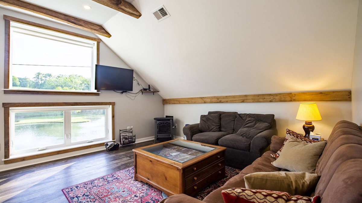 Stewartstown House | Barn Retreat with hot tub and patio!