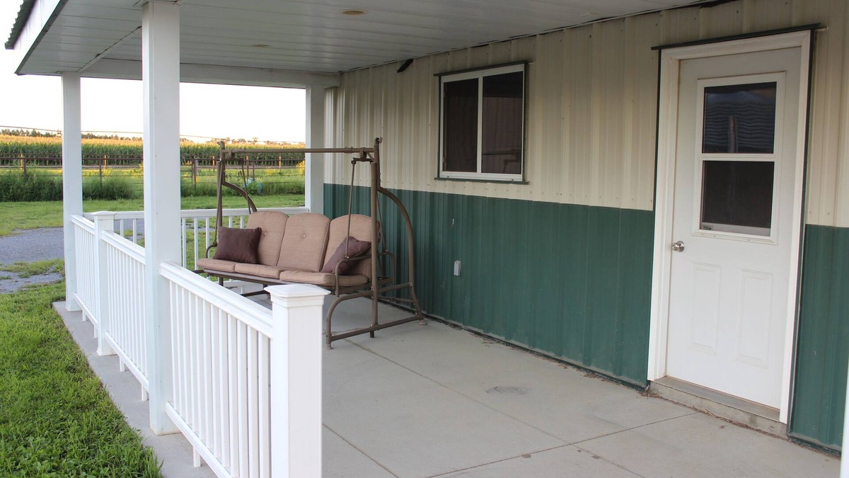 Pierce County House | Barn Suite Overlooking Horse Arena