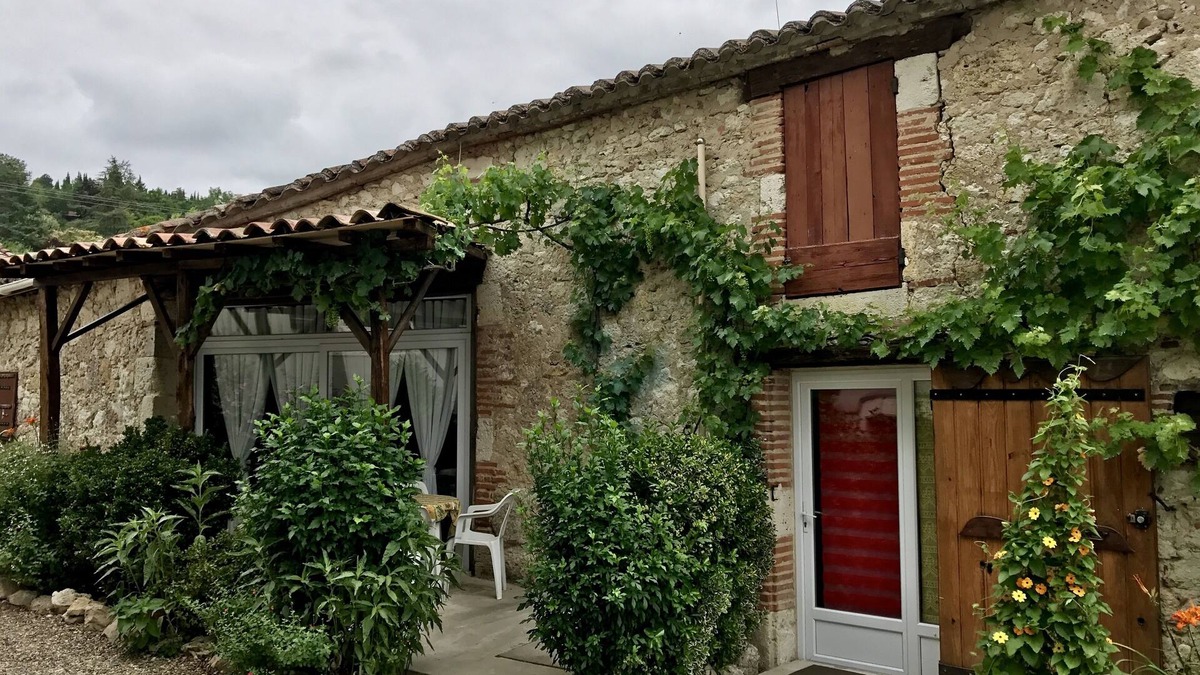 Saint-Jean-de-Thurac House | Barn-Traditional-Ensuite with Shower-Terrace