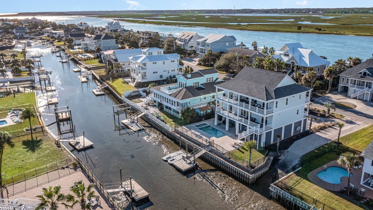 Inlet Harbour House | Barnacle Bill's: Inlet-Front w/Private Pool