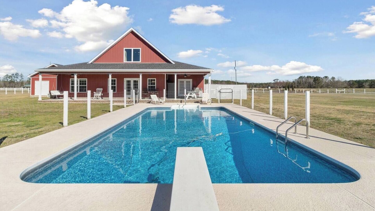 Eden House | Barndominium, Private Pool, large groups allowed, country living