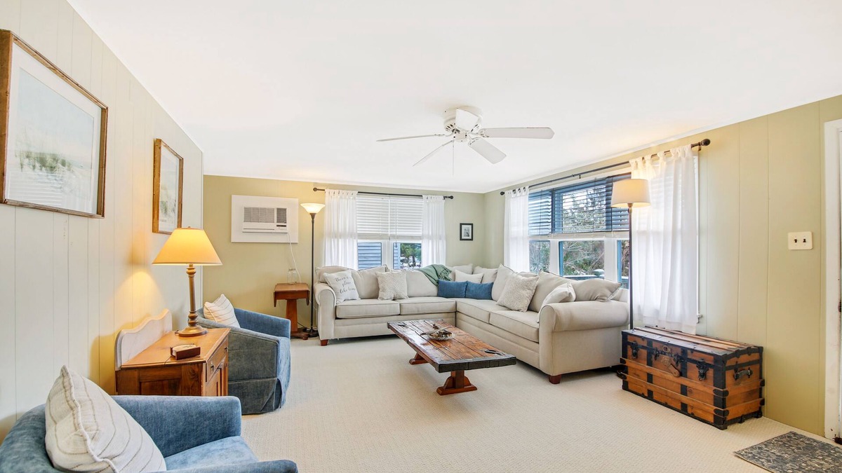 Beach Haven Cottage | Barnegat Light EASY walk to guarded ocean and bay beaches- 1st floor duplex