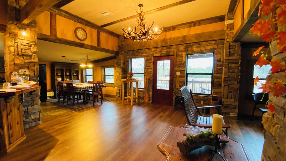 Jacksonville House | Barnhouse @ Whiskey Flats Ranch