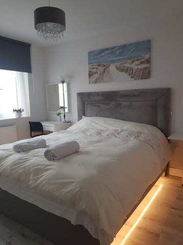 Dublin House | Barnoaks House - Private Room Ensuite Bathroom HomeStay