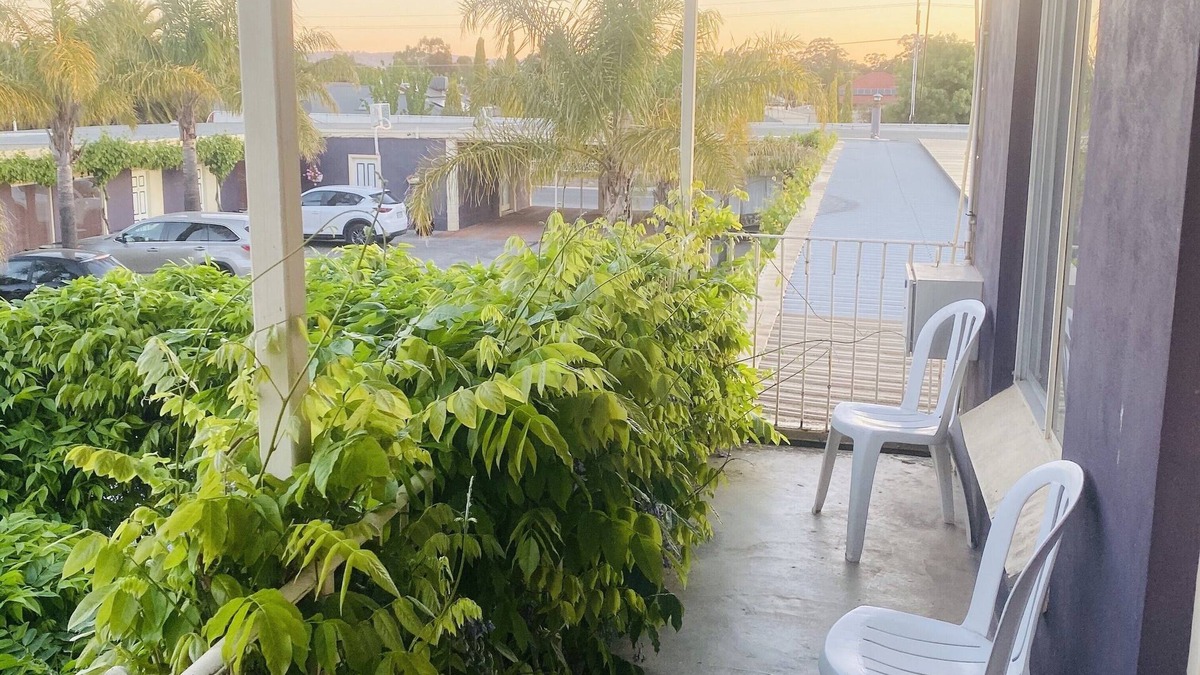 Nuriootpa Apartment | Barossa Valley It is notable as a major wine-producing region and tourist destination. The Barossa Valley Way is the main road through the valley, connecting the main towns on the valley floor of Nuriootpa, Tanunda, Rowland Flat and Lyndoch.