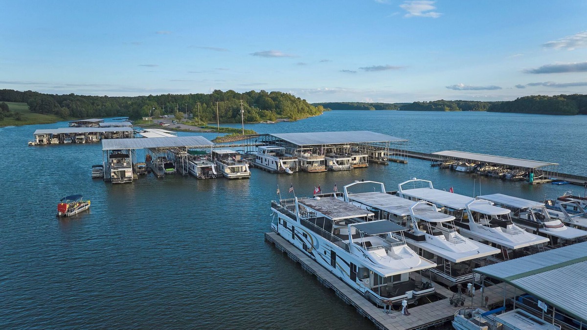 Lucas Hotel | Barren River Lake State Resort Park