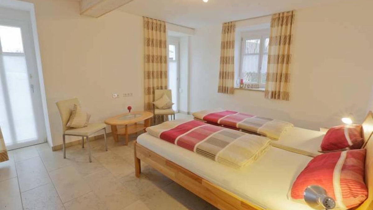 Nennslingen Apartment | Barrierefreie Ferienwohnung mit großer Terrasse