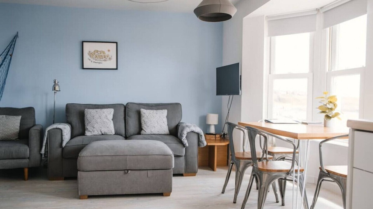 Barry Condo | Barry Island Paget House · Barry Island Beachfront Getaway + Private Parking