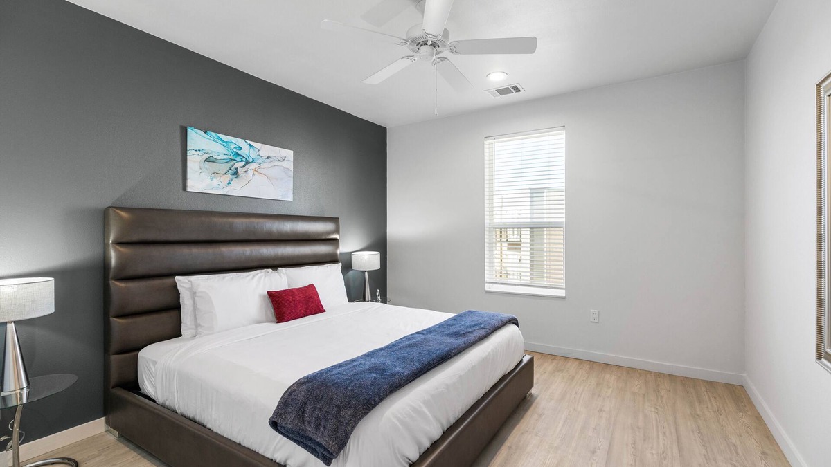 Midland Apartment | Barsala l Premier 1BD with Resort-style Pool