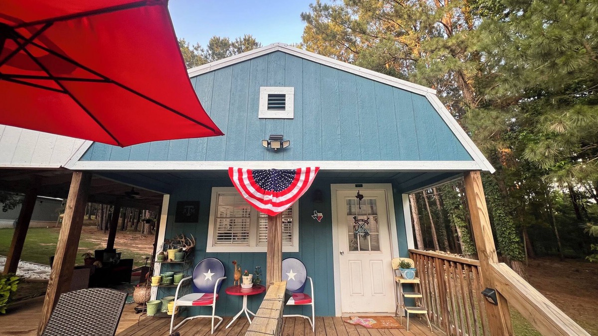 Etoile Cabin | Bartlett Bluebonnet steps From Lake Sam Rayburn