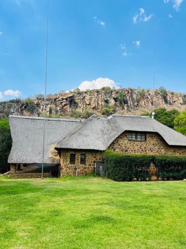 Magaliesberg House | Bartons folly manor house