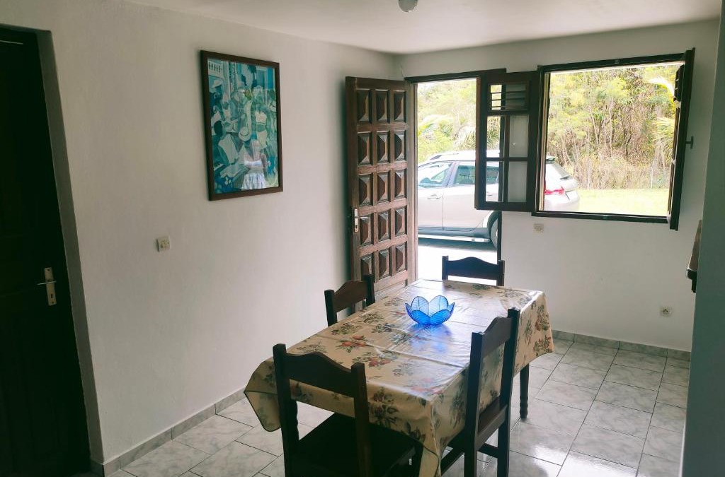Le Moule Apartment | Bas de villa type F2 proche commodités