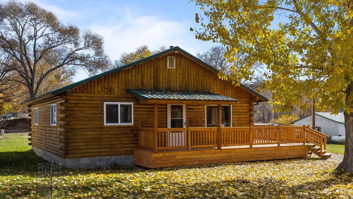 Hyattville Cabin | Base Camp Cabin on Main