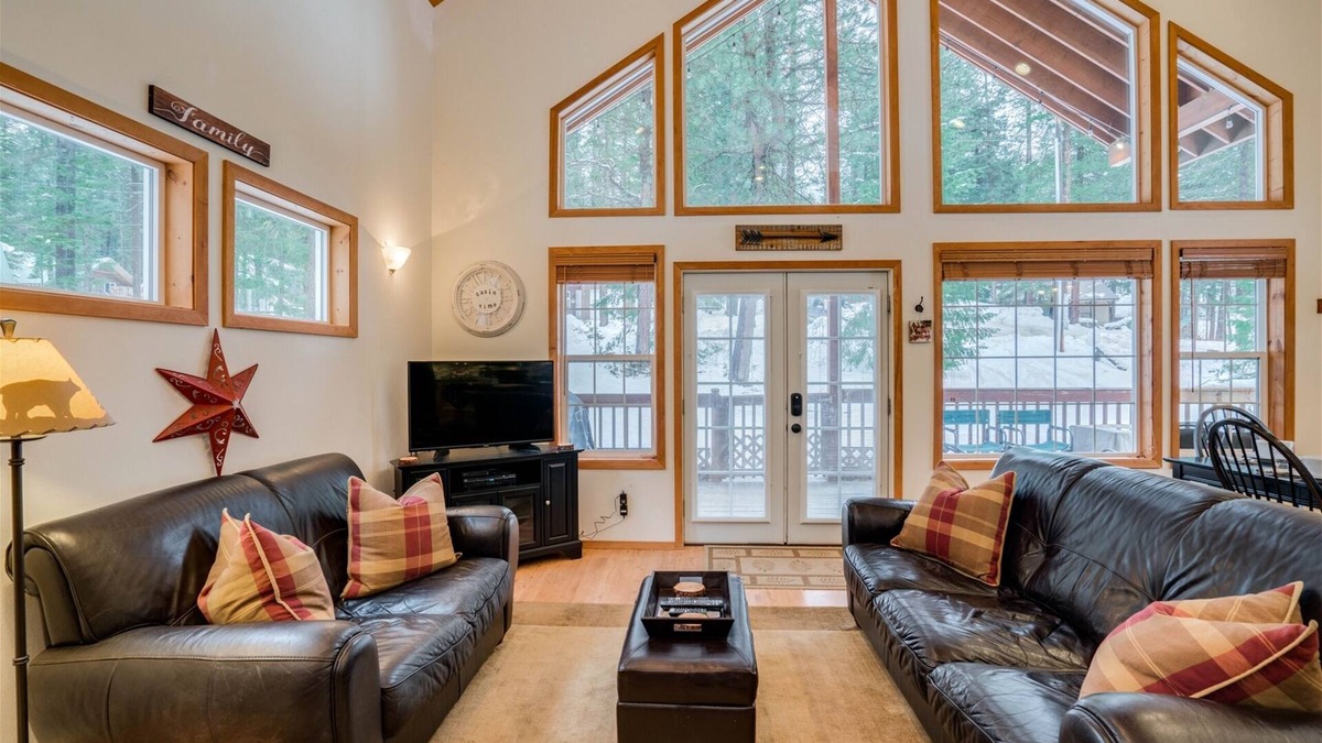 Leavenworth House | Base Camp Lodge - First-Rate Adventure Base