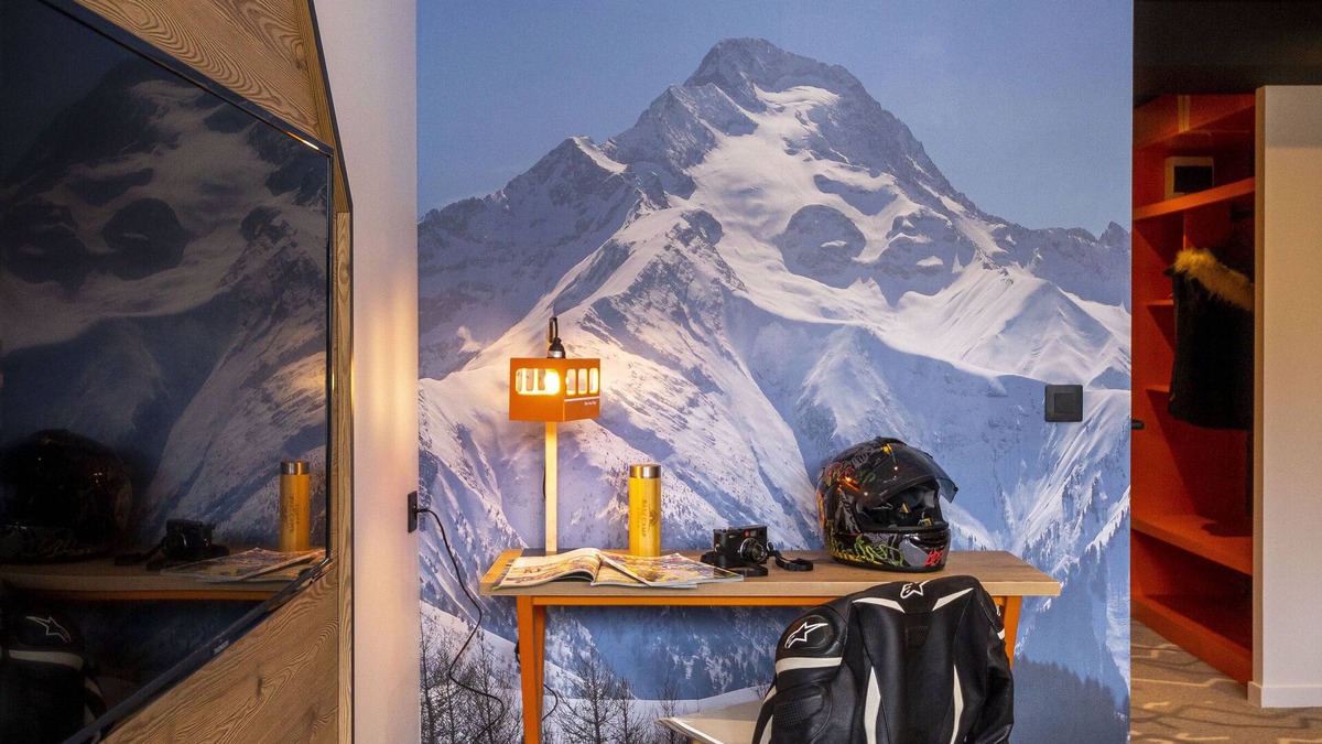 Les Deux Alpes Hotel | Base Camp Lodge Les 2 Alpes