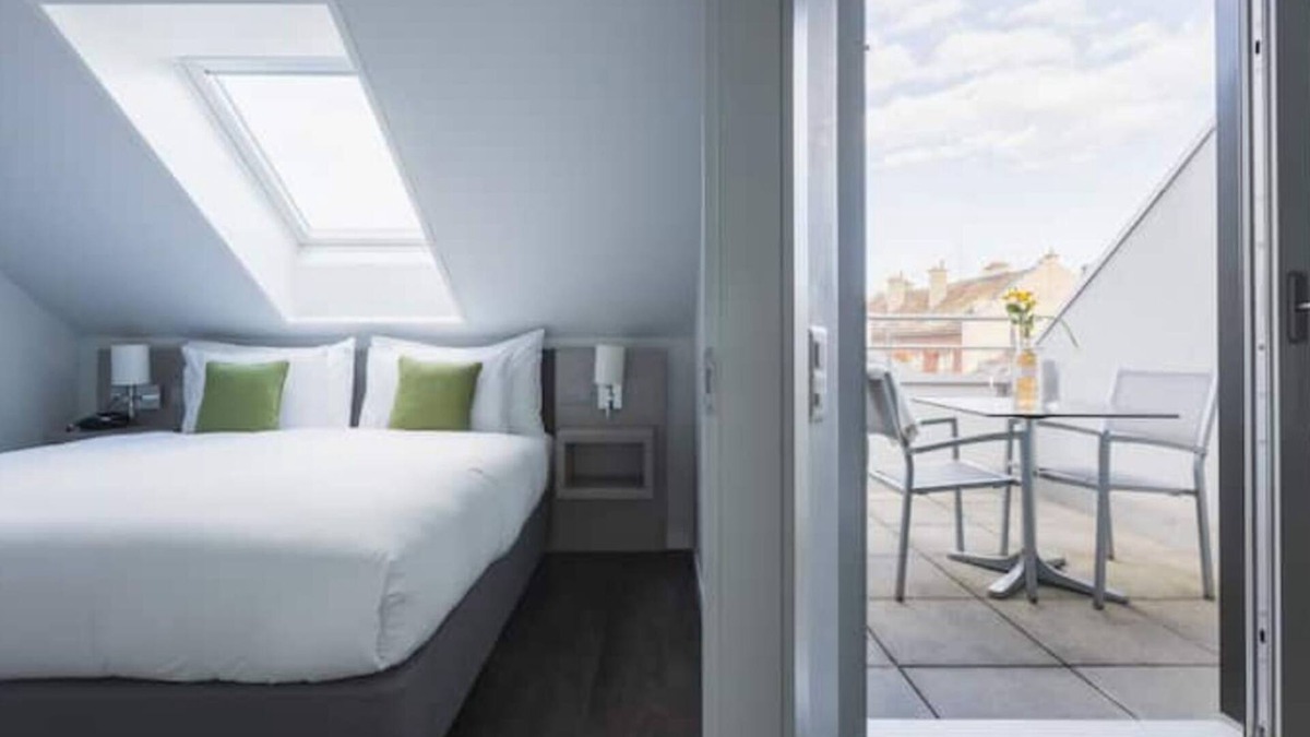 Nyon Apartment | Base XL+ Rental