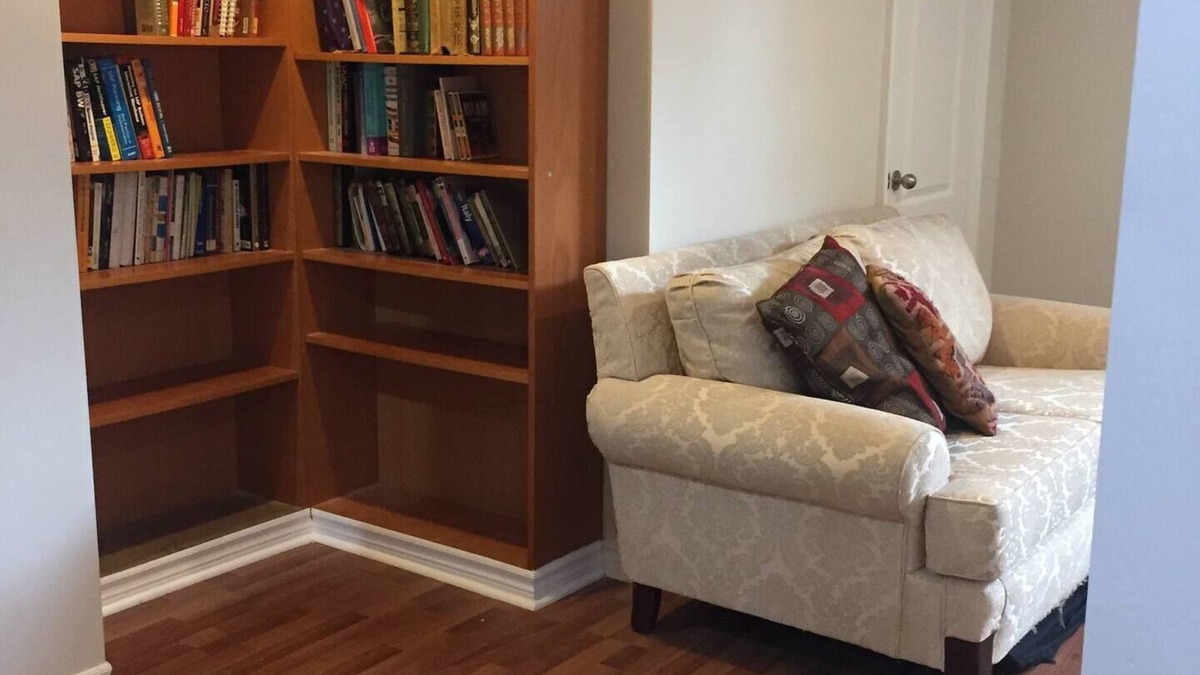 Brampton House | Basement Apartment in a Family Neighbourhood & access to Offices/407/FoodOutlets