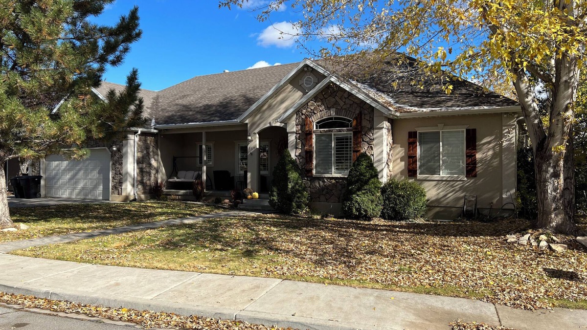 Payson House | Basement Home in Payson with amazing views of the valley and the mountainside.
