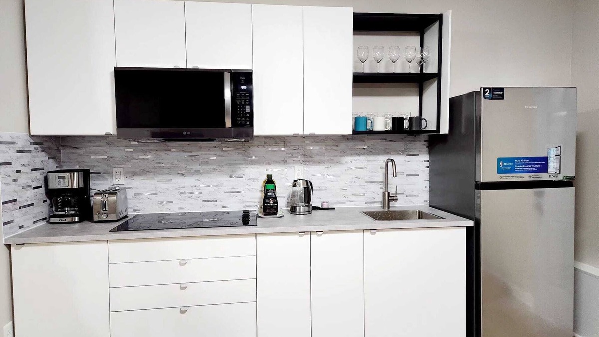Halifax Apartment | Basement Studio w/Den & Kitchenette