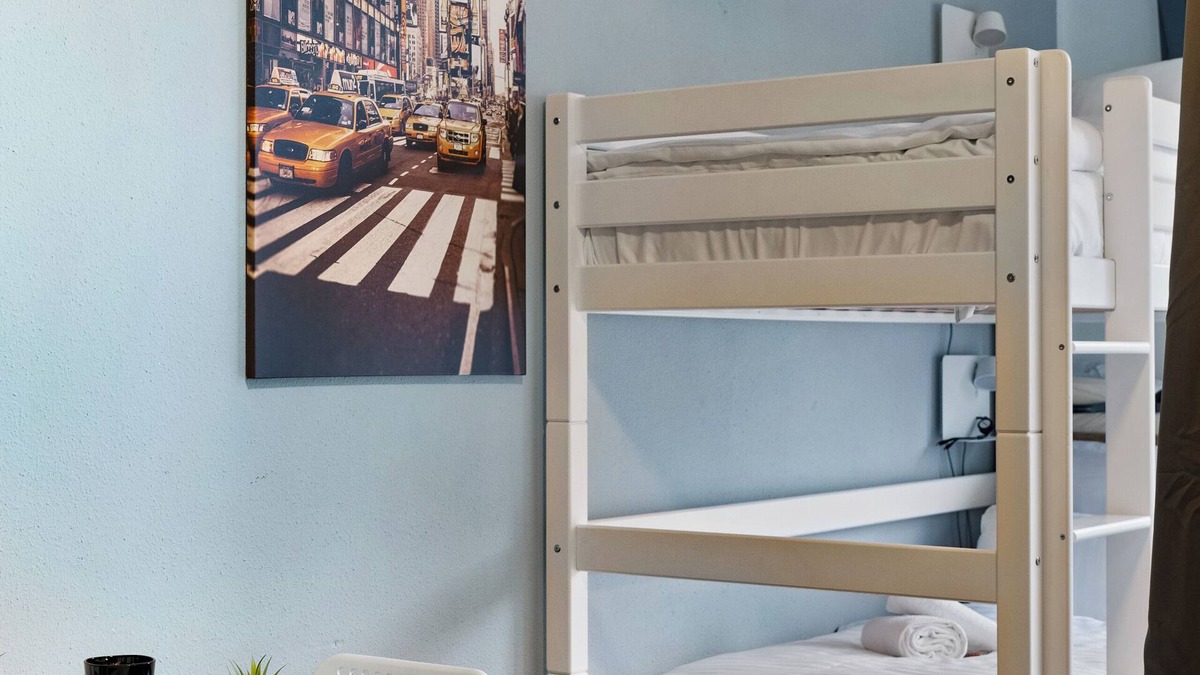 Ruhrort Apartment | Basic but comfortable, cosi - 30 min to DUsseldorf exhibition/fair, great value