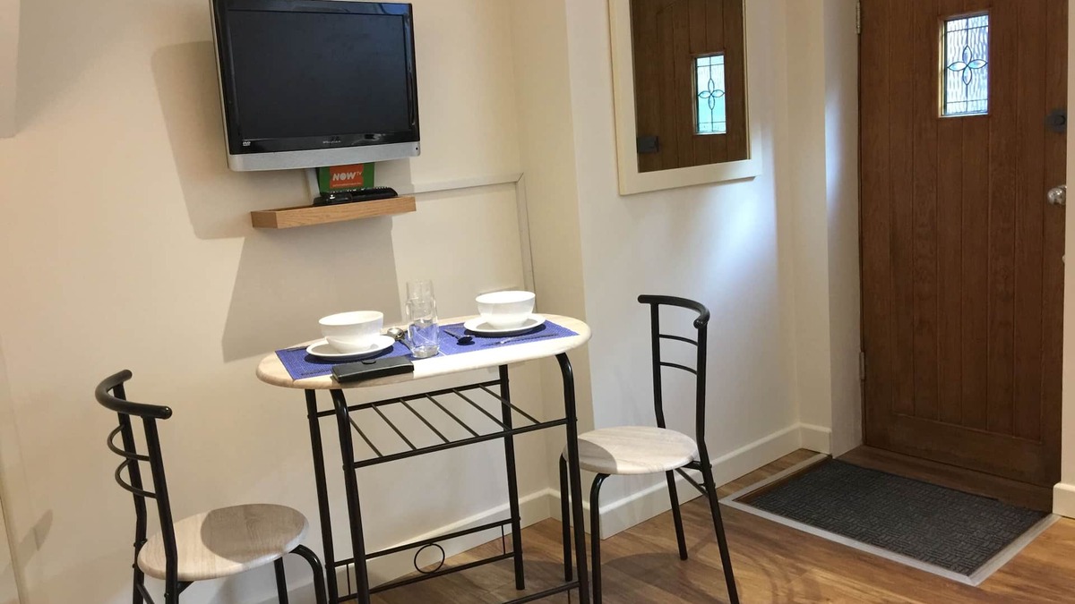 Bexhill-on-Sea Apartment | Basic Ground Floor Self Contained Studio