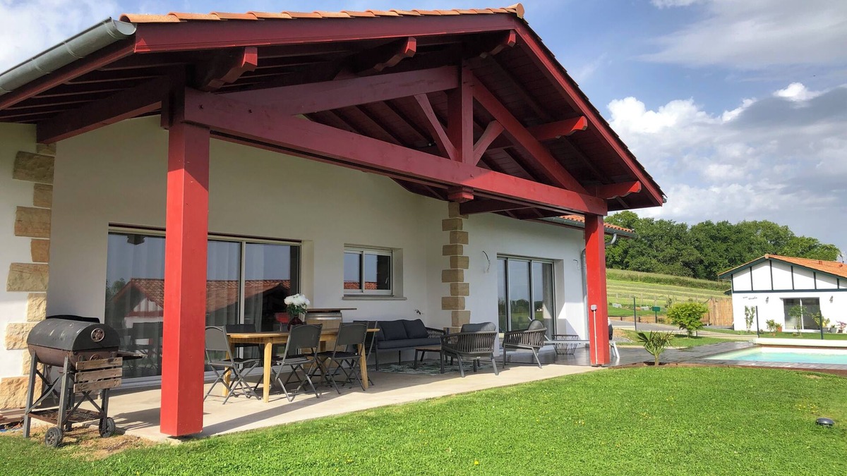 Helette Villa | Basque house at the foot of the mountains