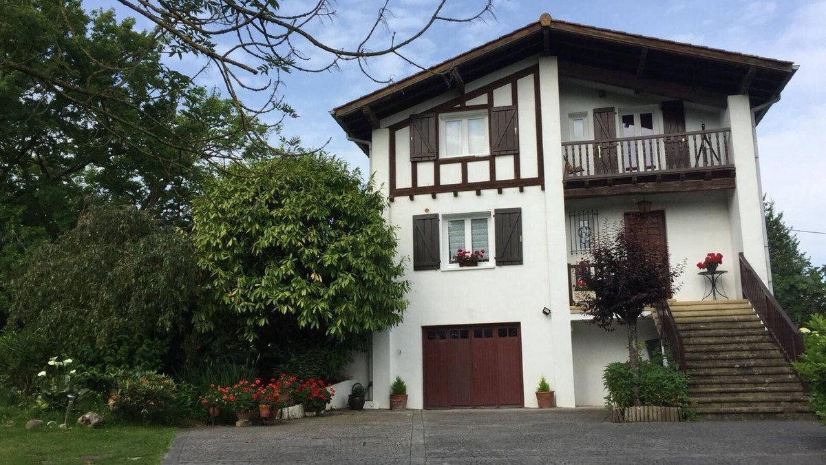 Sare Villa | Basque style Sare in the Basque Country