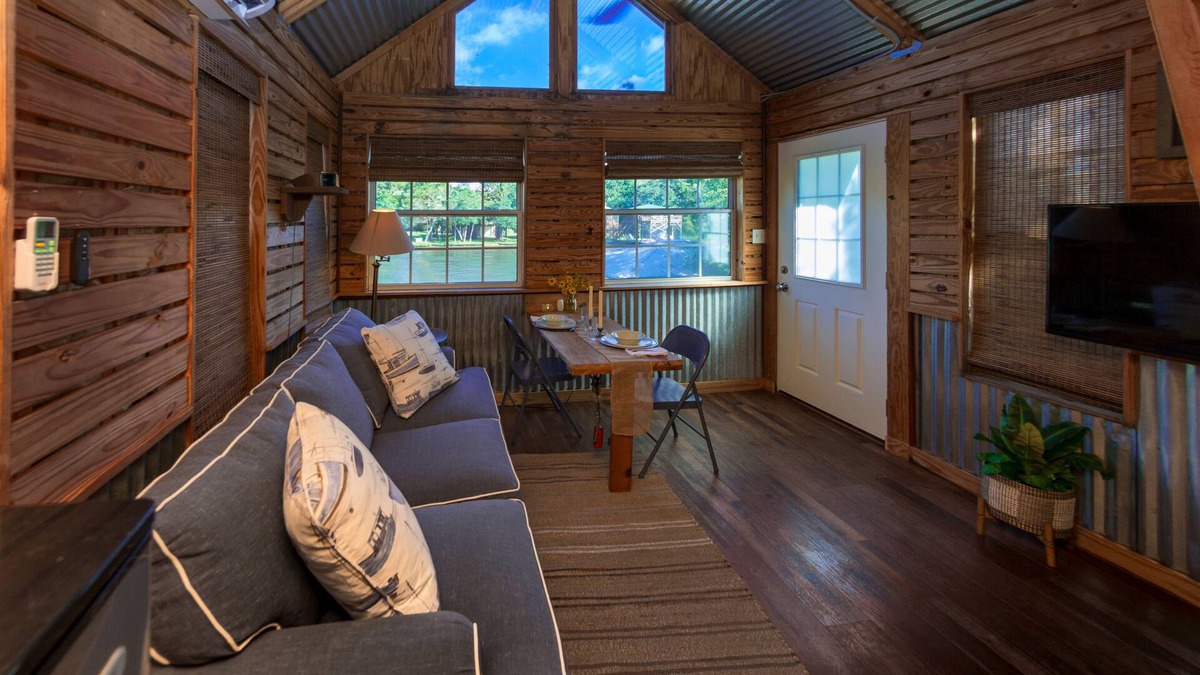 Fairhope Cabin | Bass-kin on the RIver-Tiny House-waterfront, 18min to dwntwn F'hope 38 min- Gulf