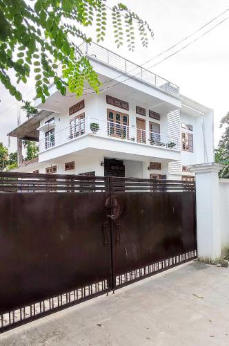 Balipara House | Basu's Manor