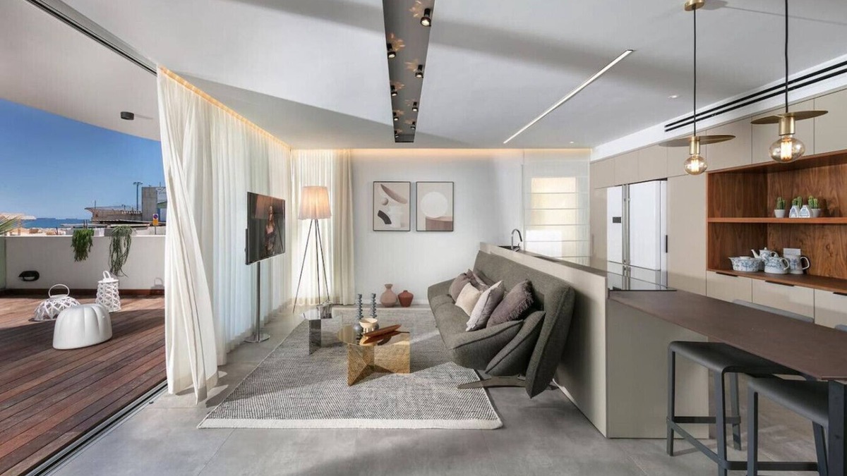 Haifa Apartment | Bat Galim Seaside Artistic Retreat by Sea N' Rent