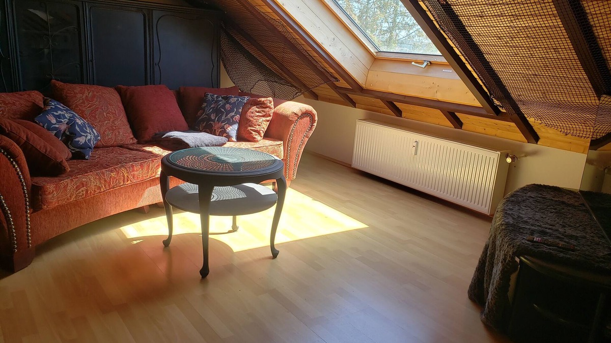 Oelsberg Apartment | Batcave, Nette Ferienwohnung im Dachgeschoss