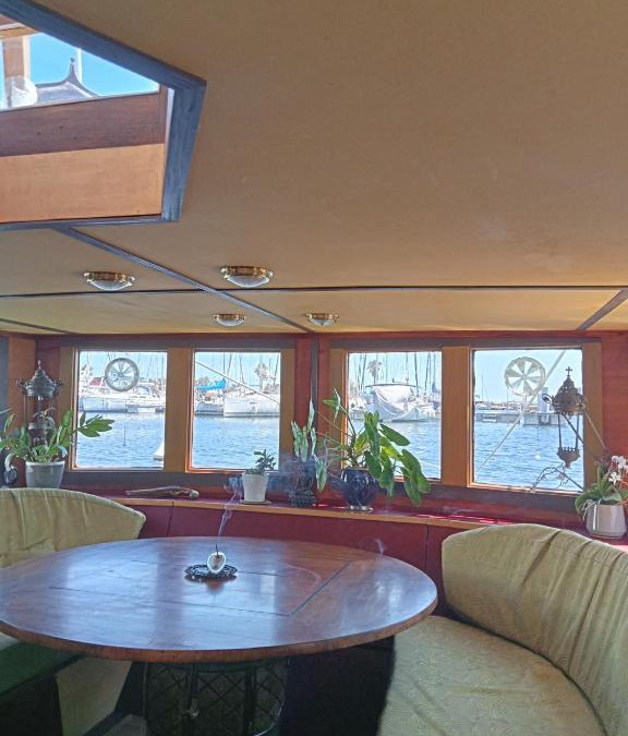 Gruissan Boat Rental | Bateau de pirates