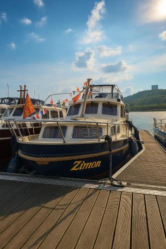 Rouen Boat Rental | Bateau le Zimon - logement insolite