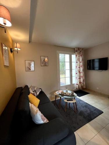 Les Conches Apartment | Bateau - Maison sous les pins