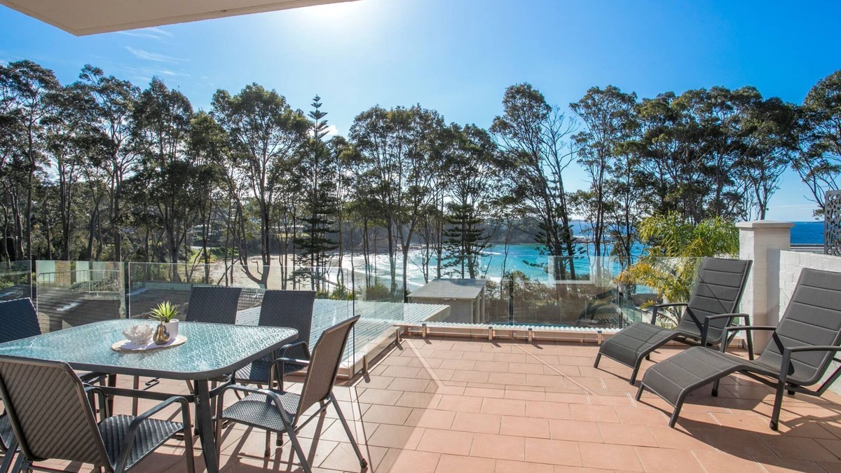 Denhams Beach Apartment | Batemans Bay’s Beach Holiday apartment 200 mts to Denhams and Surf Beach.