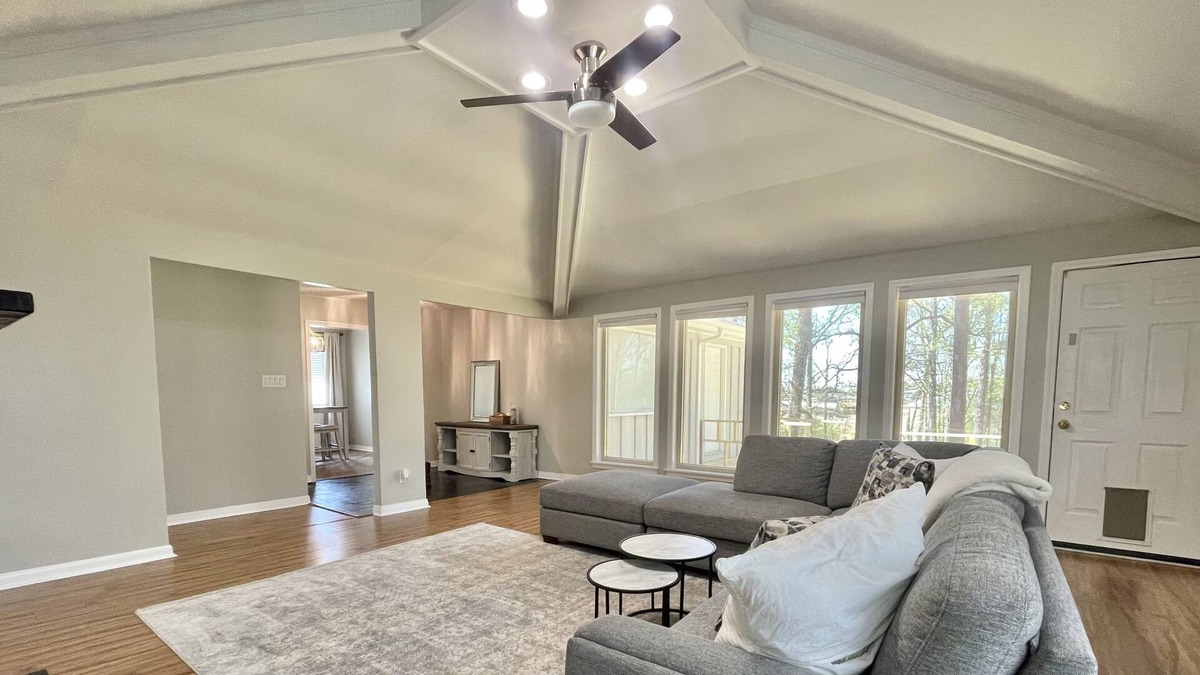 Batesville House | Batesville Newly Renovated 3 Bed 2 Bath