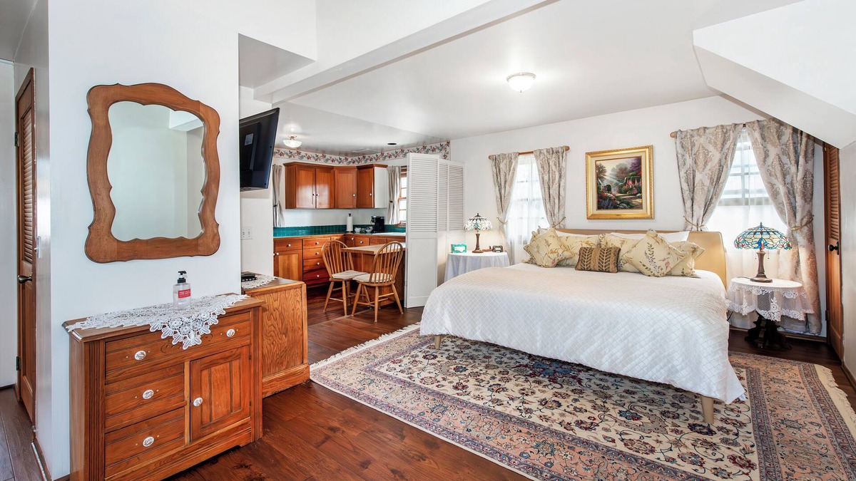 Oak Park Bed & Breakfast | Bath Street Inn B & B, Santa Barbara
