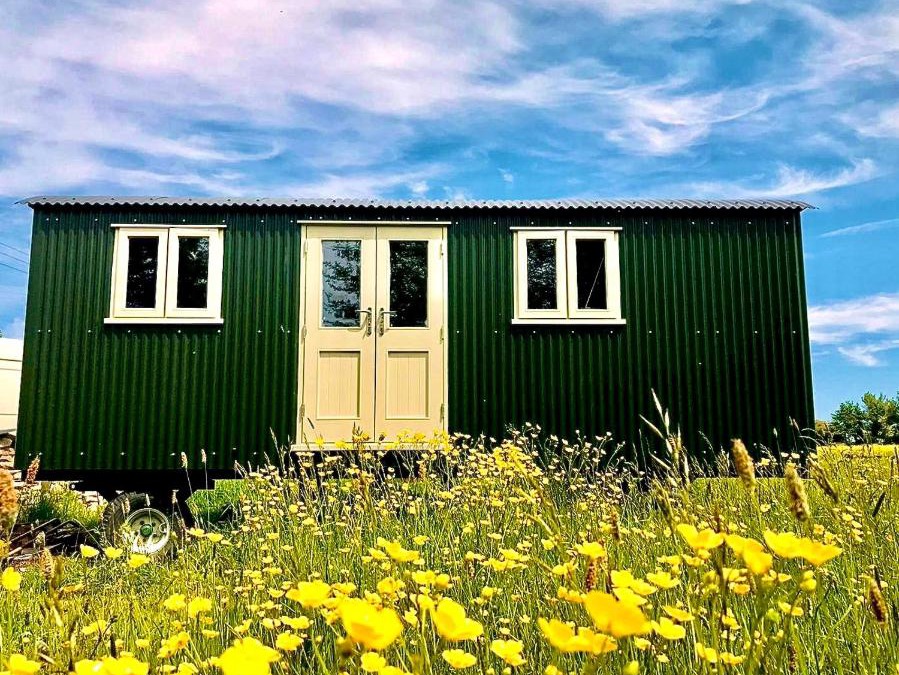Todber Apartment | Bathsheba, Luxurious Shepherds Hut set in Todber a hamlet set in Thomas Hardy's iconic rural Dorset