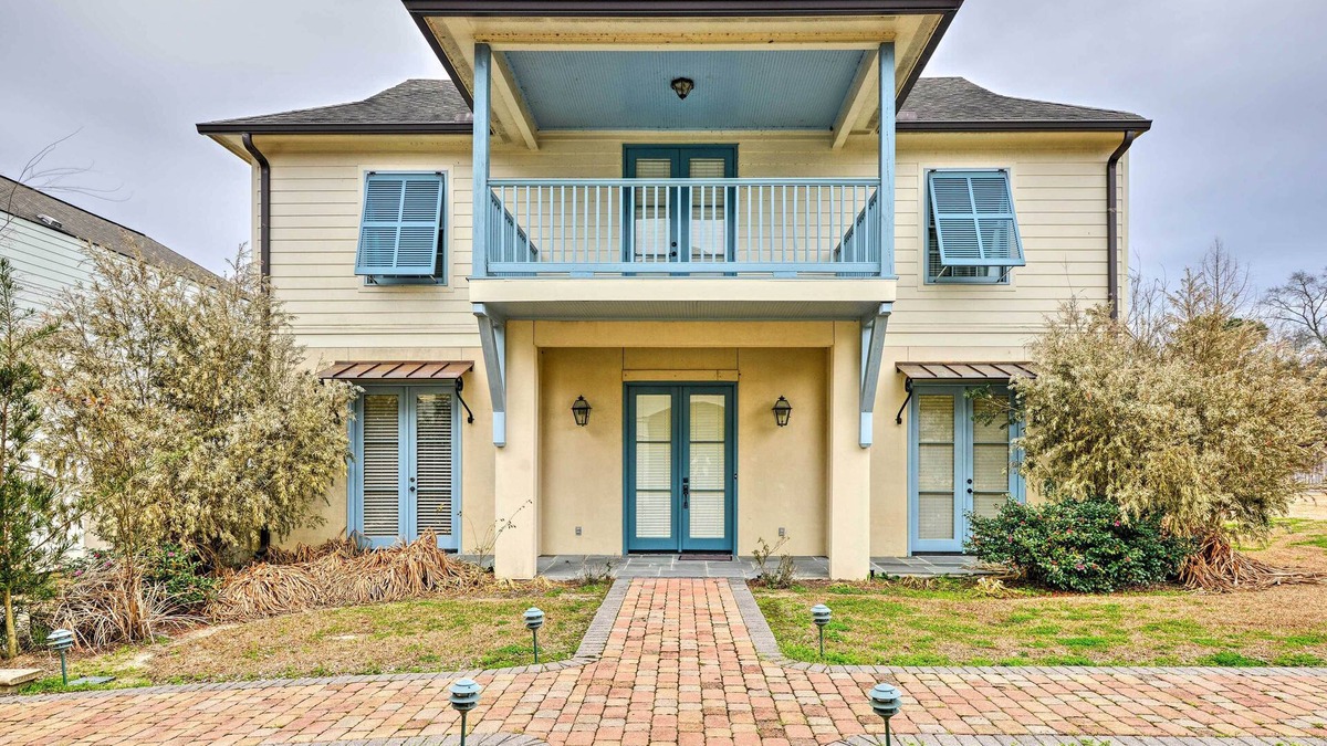Oscar House | Baton Rouge Area House w/Balcony & Pier Access!