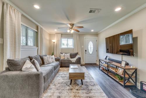 Highlands - Perkins House | Baton Rouge Home with Private Patio 2 Mi to LSU!