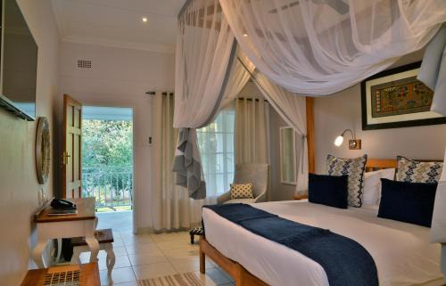 Victoria Falls Hotel | Batonka Guest Lodge