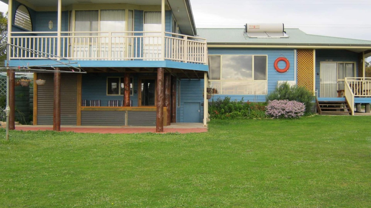 Baudin Beach House | Baudins View Holiday House with 4 Queen Beds 1 double and 1 sofa bed