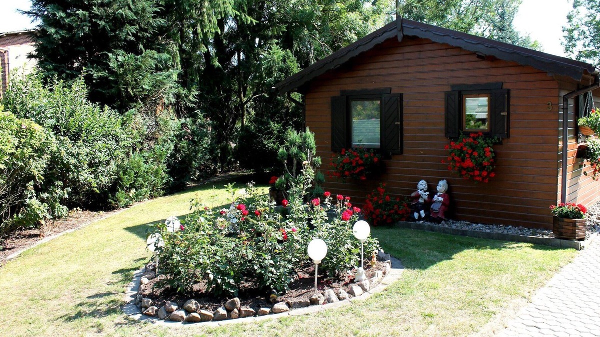 Neubukow House | Bauernhaus Bungalow in Neubukow schöner Garten