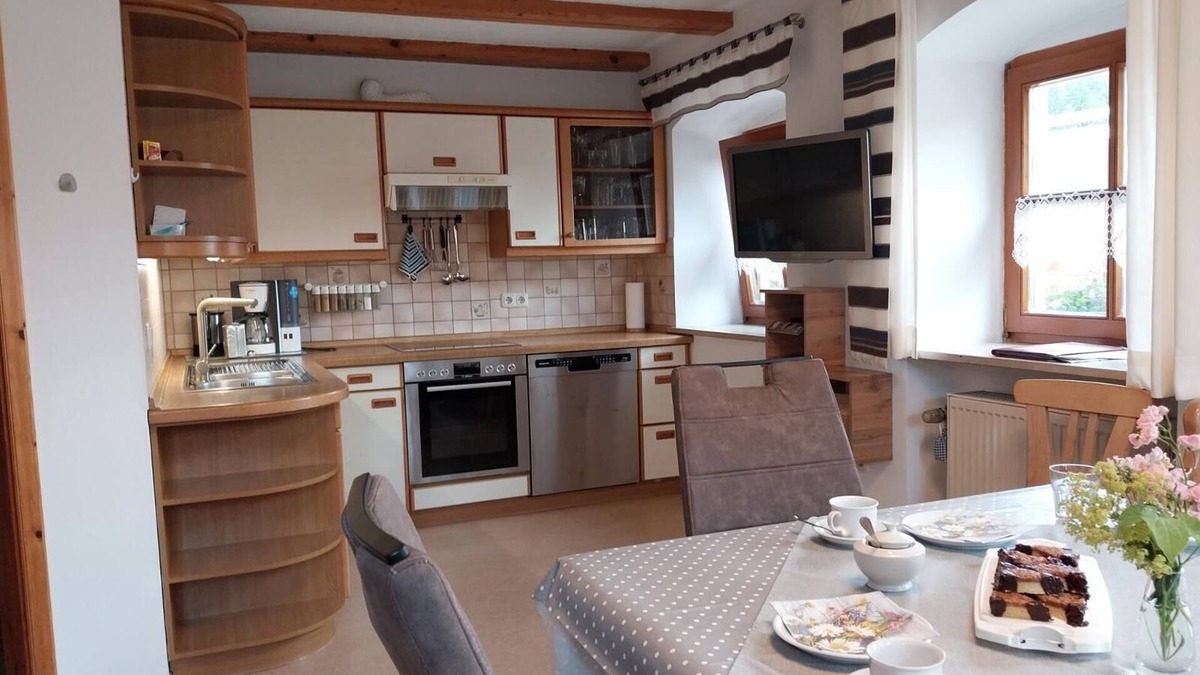 Michelsneukirchen Apartment | Bauernhof fernab vom Straßenlärm - eine Oase für Ihren Familienurlaub - 115 qm großes geräumiges Bauernhaus mit 3 Schlafzimmern und Sonnenterrasse