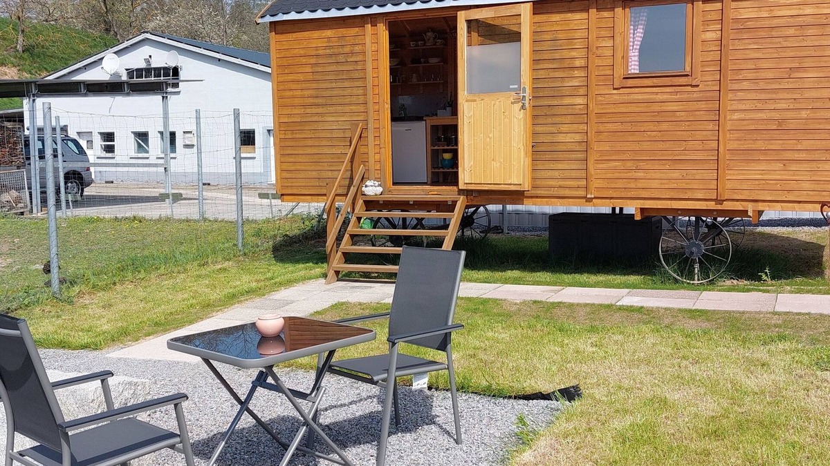 Kleinbreitenbach House | Bauwagen für 2 Personen, Ruhige Lage, Sehr Idyllisch, Hund Erlaubt!