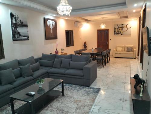 Komo-Mondah House | Bavil Home