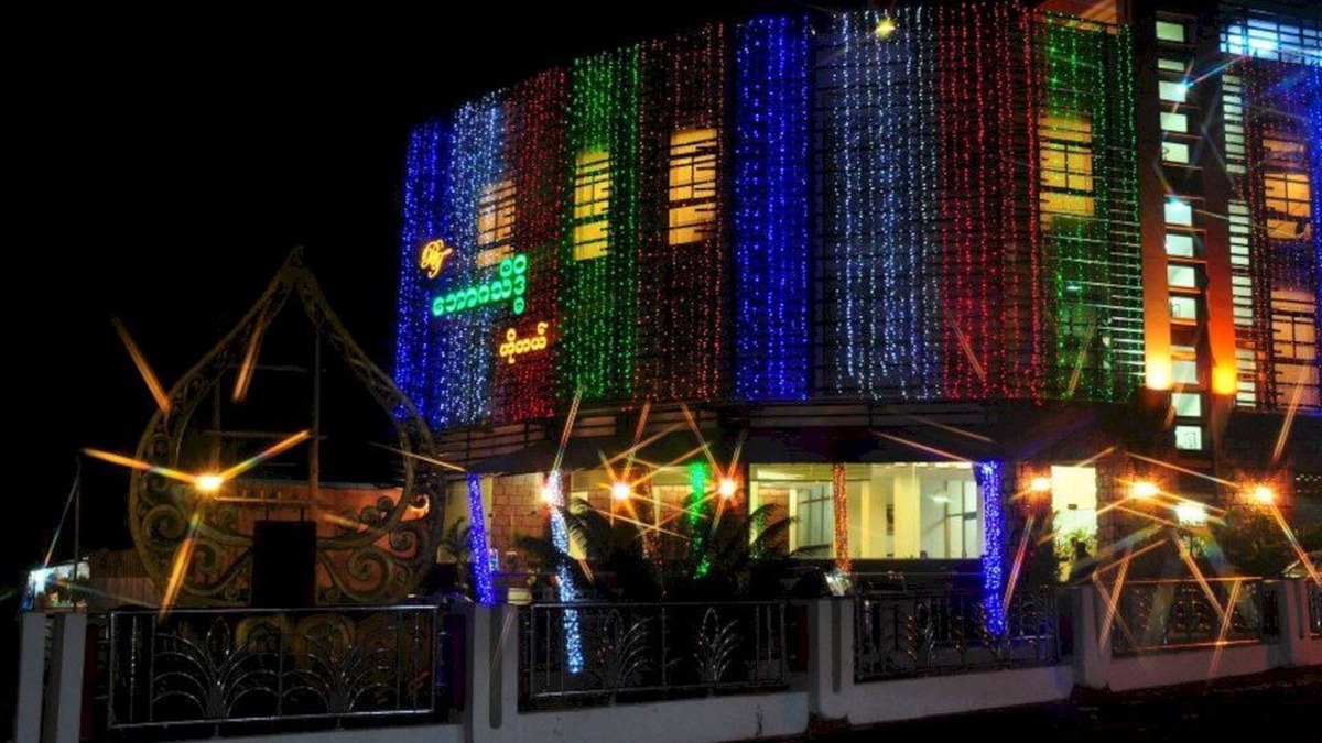 Kin Pun Sakhan Hotel | Bawga Theiddhi Hotel Kyaik Hto