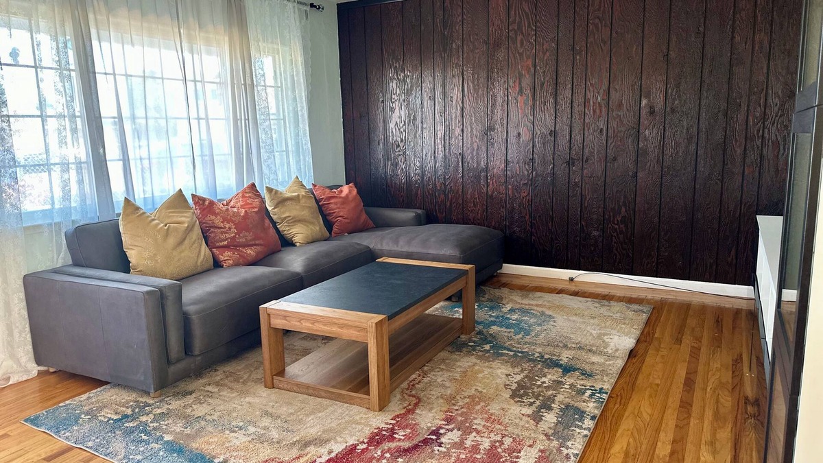 Hayward House | Bay area Gateway near bart train with big front and back yard