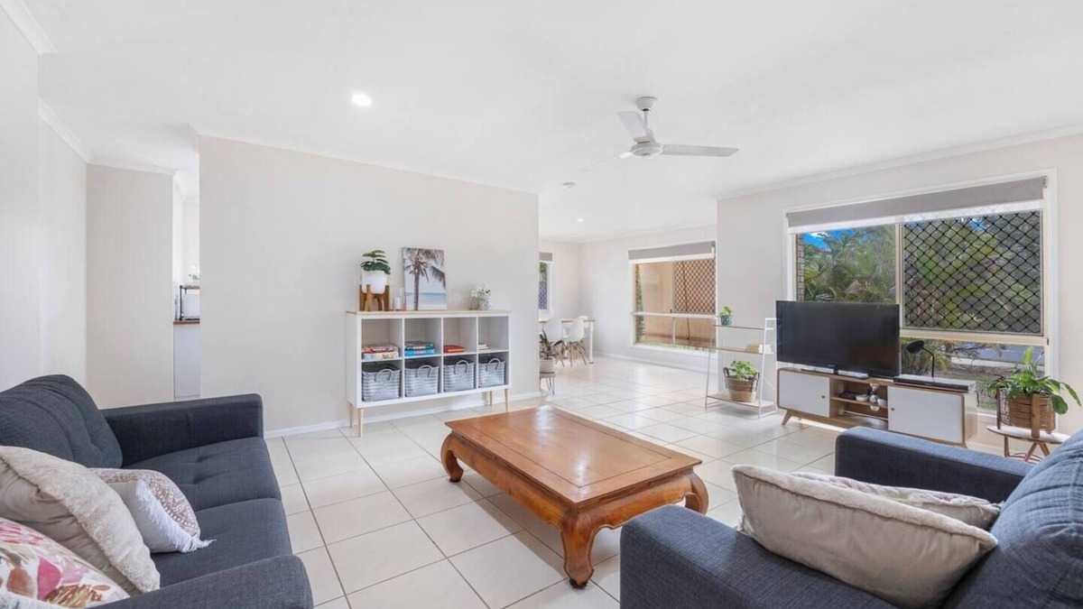 Pialba House | Bay Breeze Easygoing Beachside Living for Families
